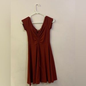 maroon dress, ruching at bust, tie detail, ribbed fabric